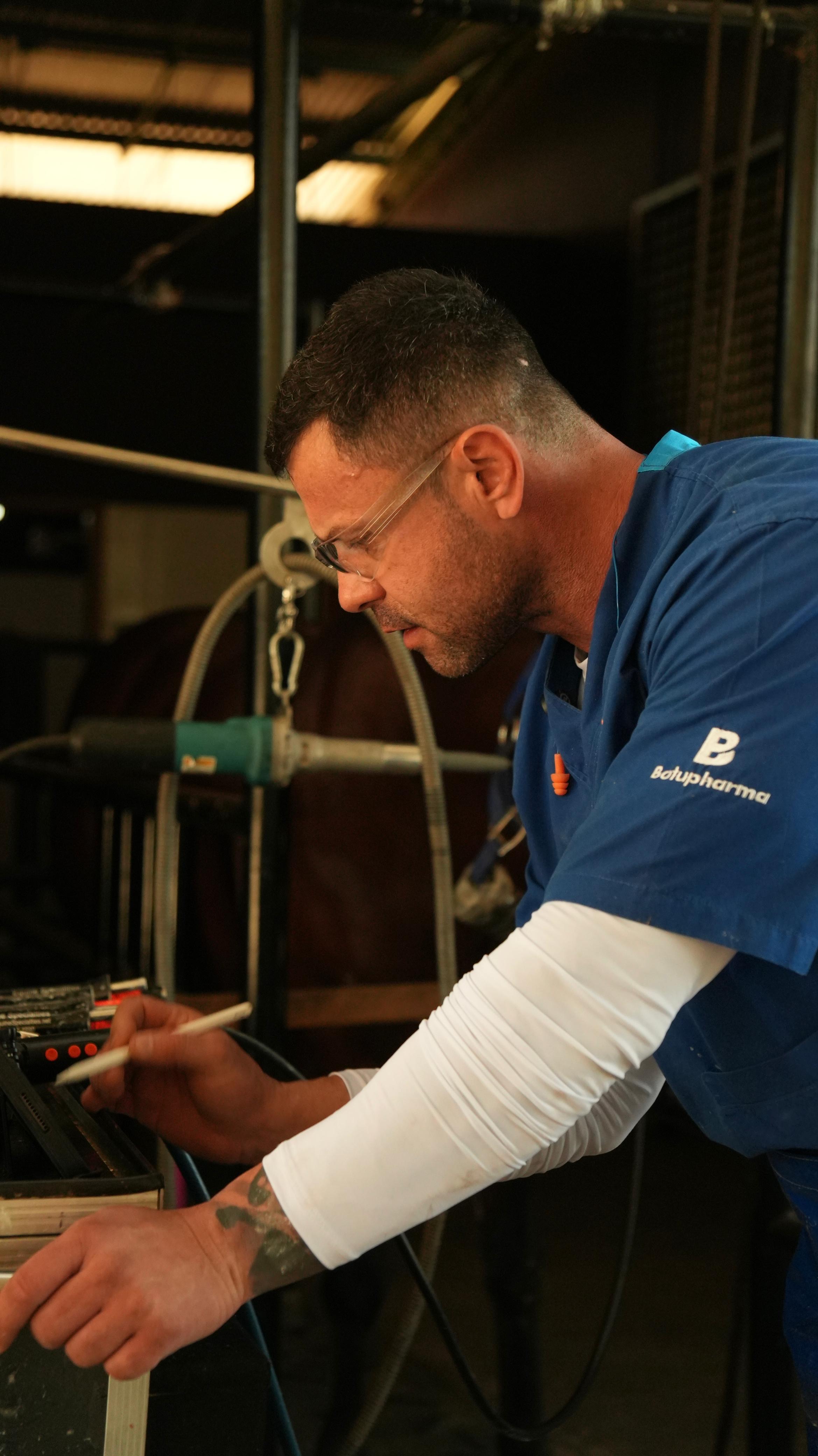 Ensino de ajuste oclusal avançado